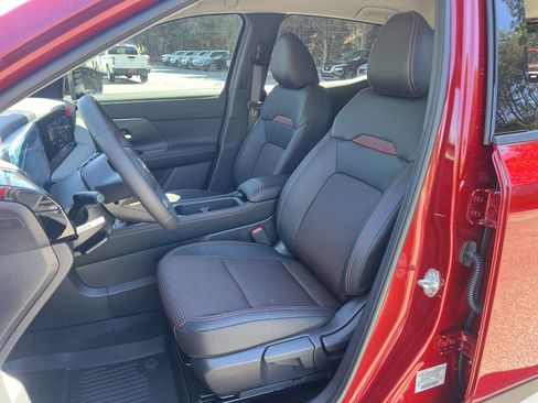 New 2026 Nissan Kicks SR FWD image 13