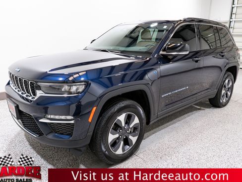 Used 2023 Jeep Grand Cherokee 4WD 4xe image 2