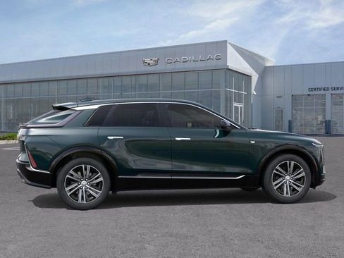 New 2026 Cadillac Lyriq Premium Luxury AWD/4WD image 5