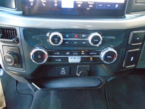 Used 2025 Ford F150 XLT w/ Equipment Group 301A Standard image 24