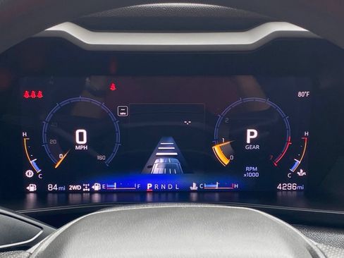 Used 2025 Chevrolet Colorado Trail Boss AWD/4WD image 27