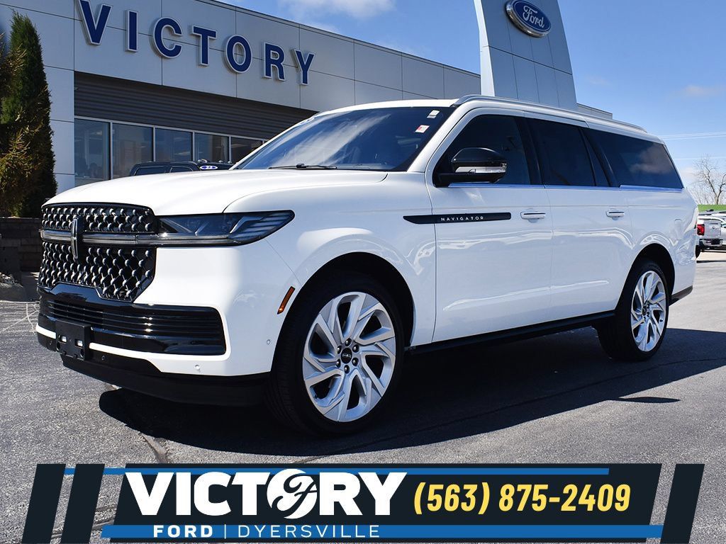 Used 2025 Lincoln Navigator L Black Label AWD/4WD image 1