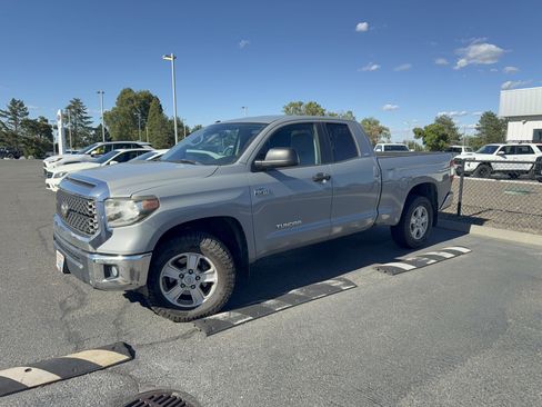 Used 2019 Toyota Tundra SR5 w/ SR5 Upgrade Package AWD/4WD image 3