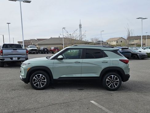 Used 2025 Chevrolet TrailBlazer LT image 3