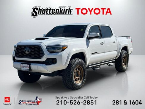 Used 2021 Toyota Tacoma TRD Sport w/ Technology Package image 1