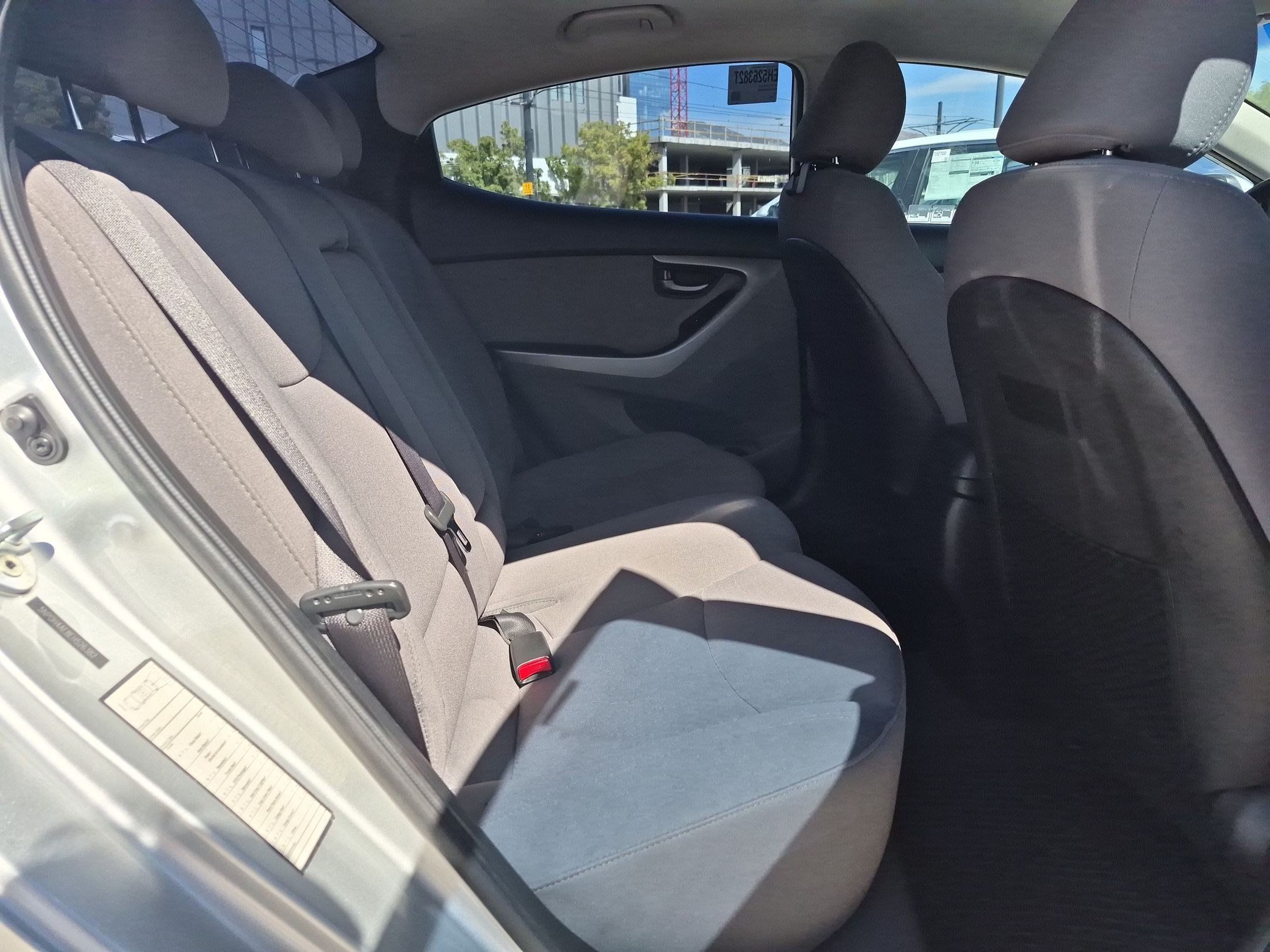 Used 2014 Hyundai Elantra SE FWD image 25