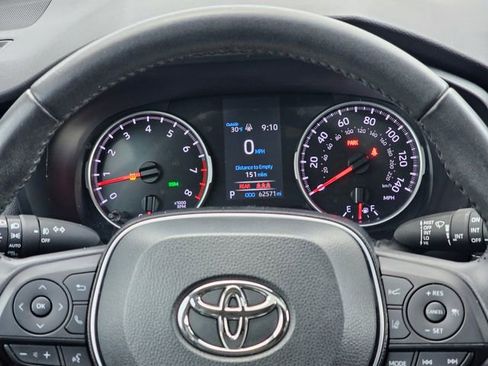 Used 2020 Toyota RAV4 XLE Premium image 30
