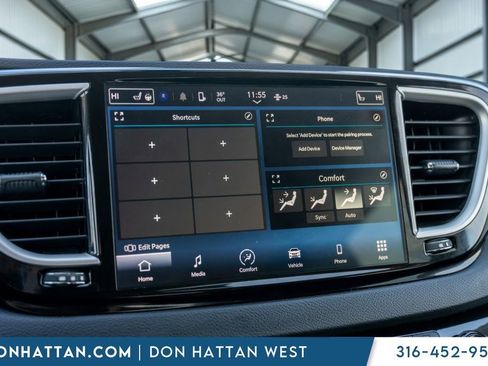 Used 2023 Chrysler Pacifica Touring-L FWD image 9