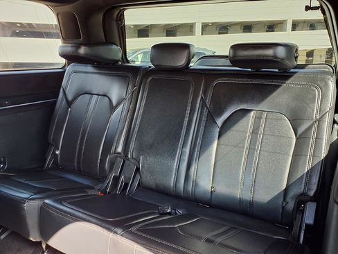 Used 2020 Ford Expedition Limited image 19