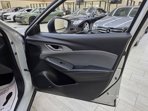 Used 2019 MAZDA CX-3 Touring w/ Preferred Equipment Package FWD image 39