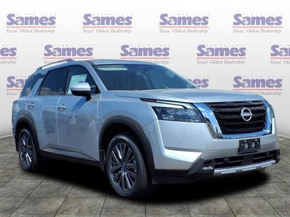 New 2025 Nissan Pathfinder SL w/ SL Premium Package