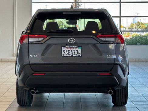 Certified 2025 Toyota RAV4 LE AWD/4WD image 5