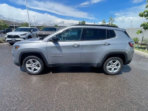 Used 2023 Jeep Compass Latitude AWD/4WD image 4