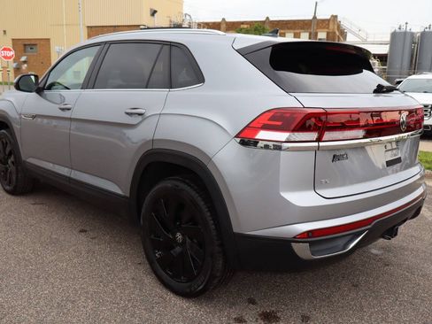 Used 2024 Volkswagen Atlas Cross Sport SE AWD/4WD image 4