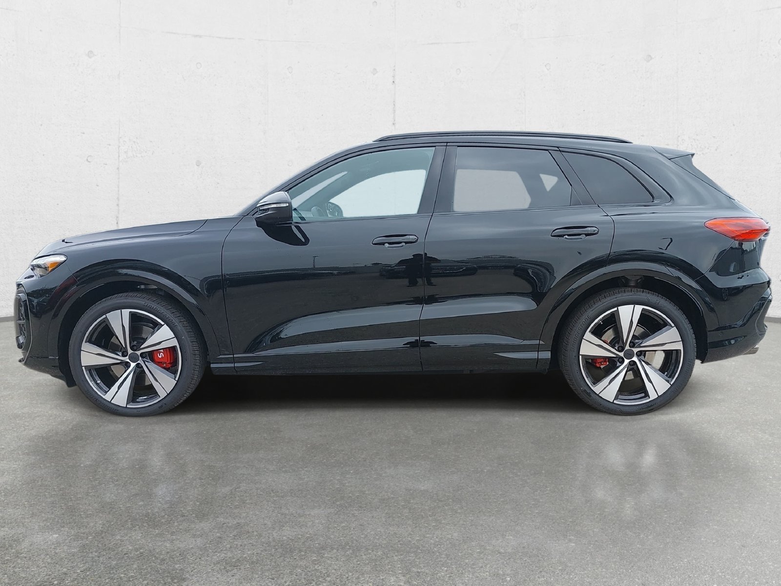 New 2026 Audi SQ5 Premium Plus AWD/4WD image 8
