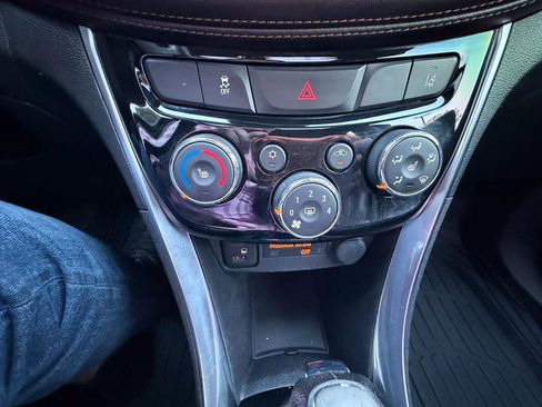 Used 2020 Chevrolet Trax Premier FWD image 20