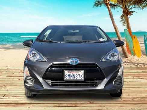 Used 2016 Toyota Prius C Two image 8
