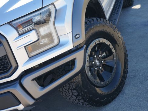 Used 2017 Ford F150 Raptor w/ Equipment Group 802A Luxury image 11