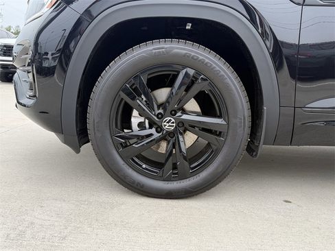 New 2026 Volkswagen Atlas Cross Sport SEL R-Line image 9