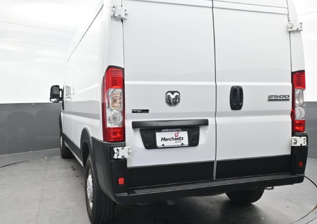 Used 2026 RAM ProMaster 2500 w/ Convenience Group FWD image 5