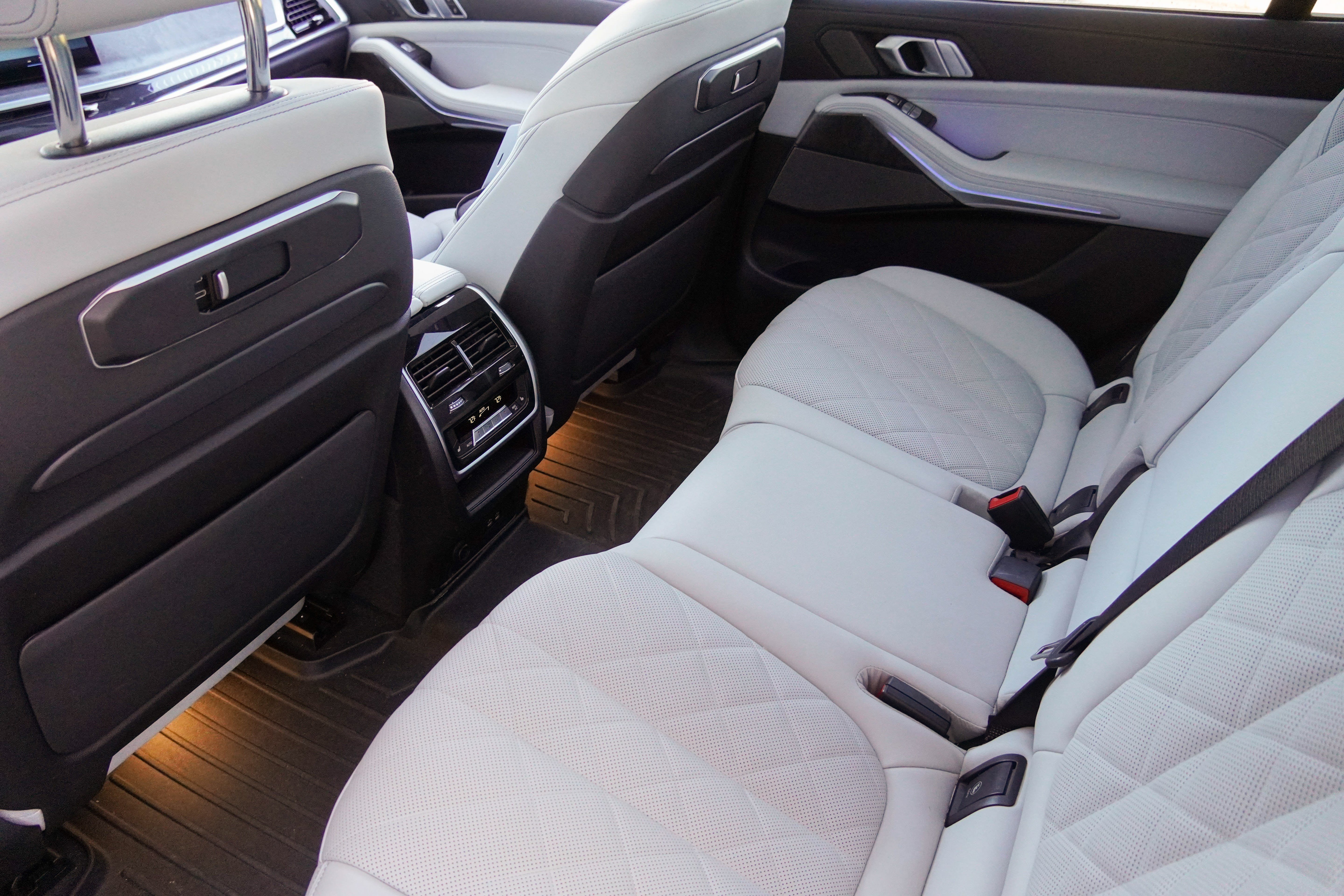 Certified 2024 BMW X7 xDrive40i w/ Premium Package AWD/4WD image 35