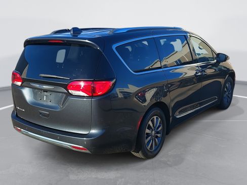 Used 2019 Chrysler Pacifica Touring-L Plus w/ Advanced Safetytec Group image 5