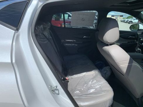 New 2025 Buick Envista Avenir image 26