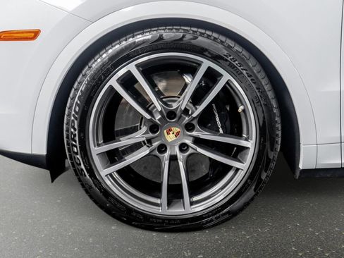 Used 2023 Porsche Cayenne Turbo w/ Premium Package Plus (PI3) AWD/4WD image 20