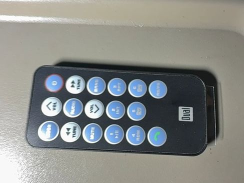 Used 1995 GMC Yukon SLE image 40