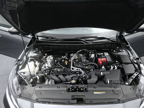 Used 2024 Nissan Altima 2.5 SV FWD image 19