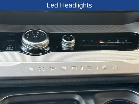 Certified 2025 Ford Expedition Active AWD/4WD image 25