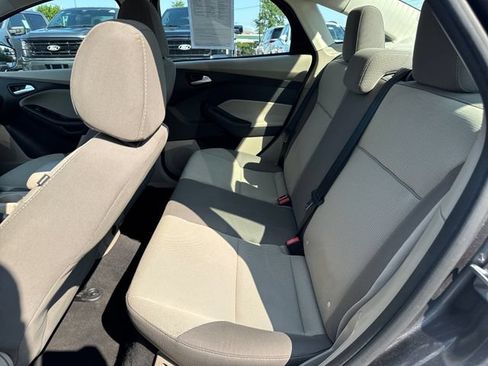 Used 2014 Ford Focus SE FWD image 23