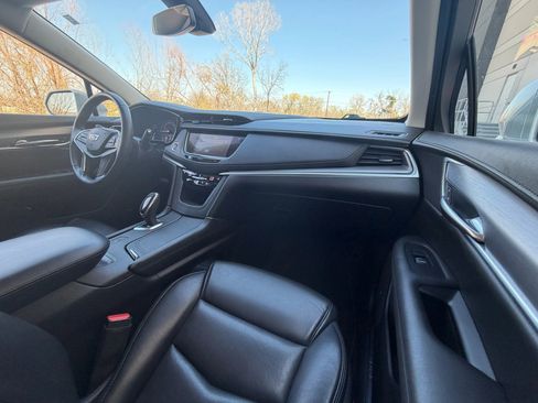 Used 2018 Cadillac XT5 Luxury image 17