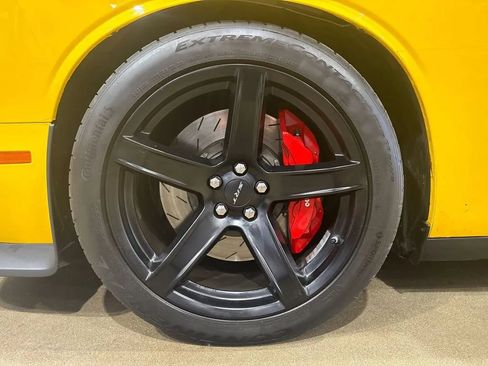 Used 2017 Dodge Challenger SRT Hellcat RWD image 49