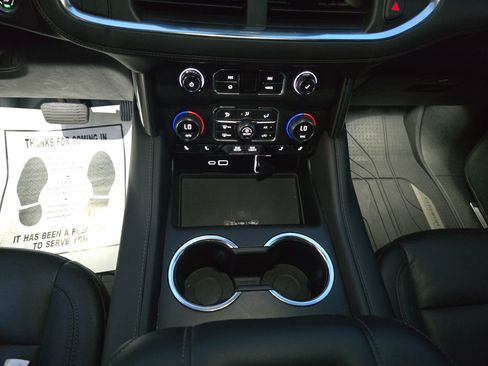Used 2022 Chevrolet Tahoe LT w/ Luxury Package AWD/4WD image 20