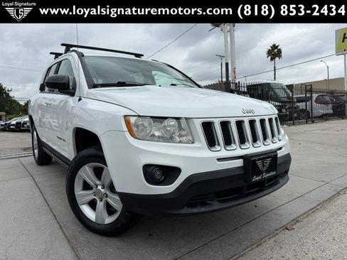 Used 2011 Jeep Compass Latitude image 1