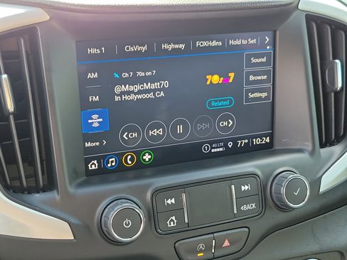 Used 2023 GMC Terrain SLT image 30