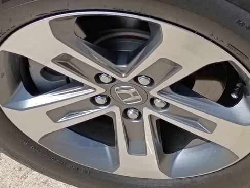 Used 2025 Honda Pilot EX-L image 14