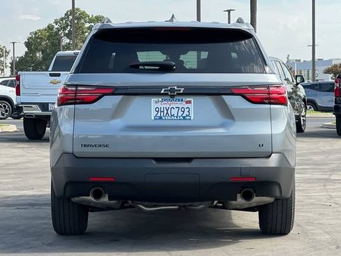 Used 2023 Chevrolet Traverse LT FWD image 5