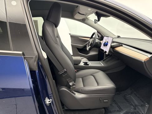 Used 2023 Tesla Model Y Long Range image 17