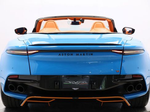 Used 2022 Aston Martin DBS Superleggera Volante RWD image 79