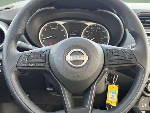 Used 2025 Nissan Versa S w/ Trunk Package image 26