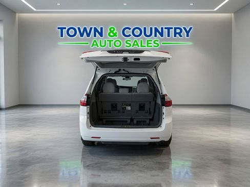 Used 2020 Toyota Sienna L FWD image 5