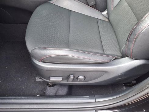Used 2025 Kia Soul GT-Line w/ GT-Line Technology Package image 17