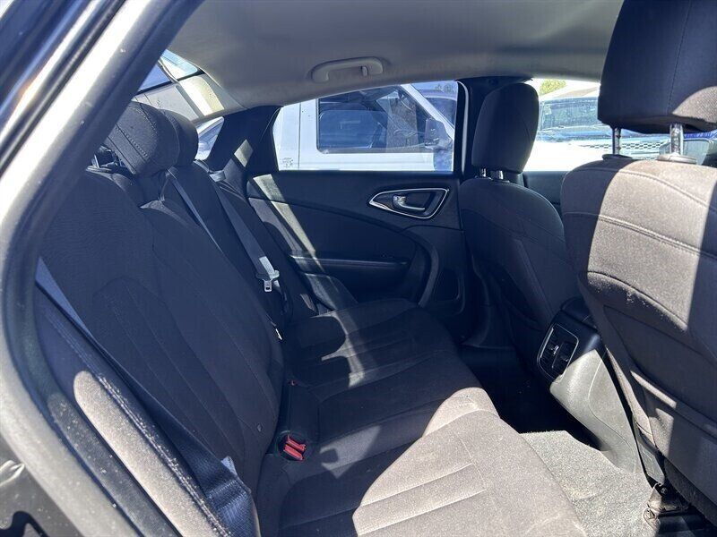 Used 2015 Chrysler 200 Limited w/ Convenience Group FWD image 37