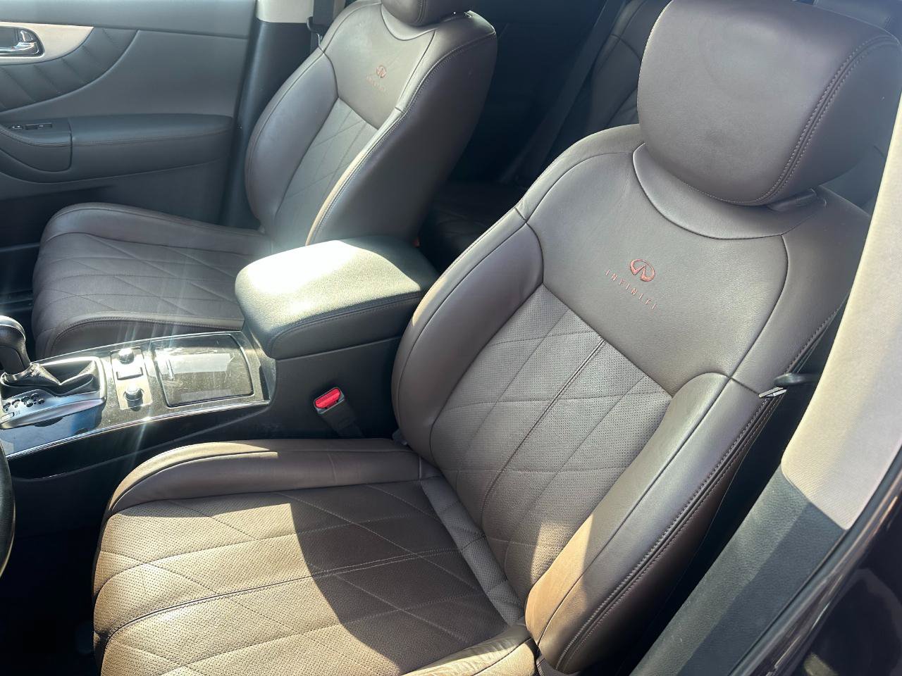 Used 2011 INFINITI FX35 AWD w/ Premium Pkg image 13