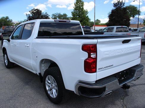 Used 2021 Chevrolet Silverado 1500 LT w/ Z71 Off-Road Package AWD/4WD image 4