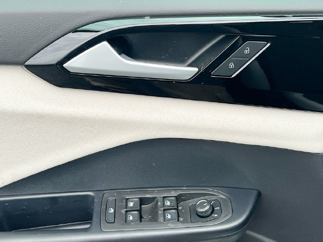 New 2026 Volkswagen Taos S FWD image 17
