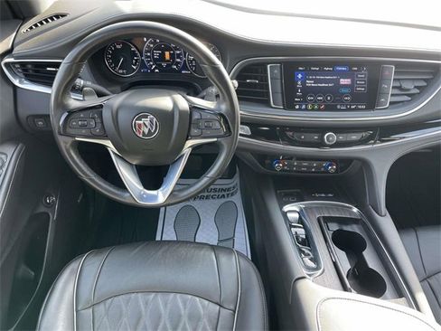 Used 2023 Buick Enclave Avenir image 9