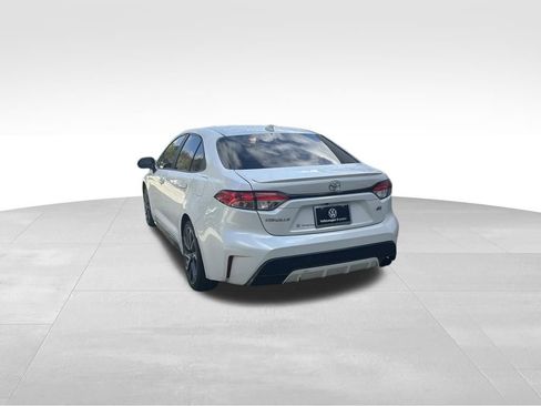 Used 2022 Toyota Corolla SE image 3